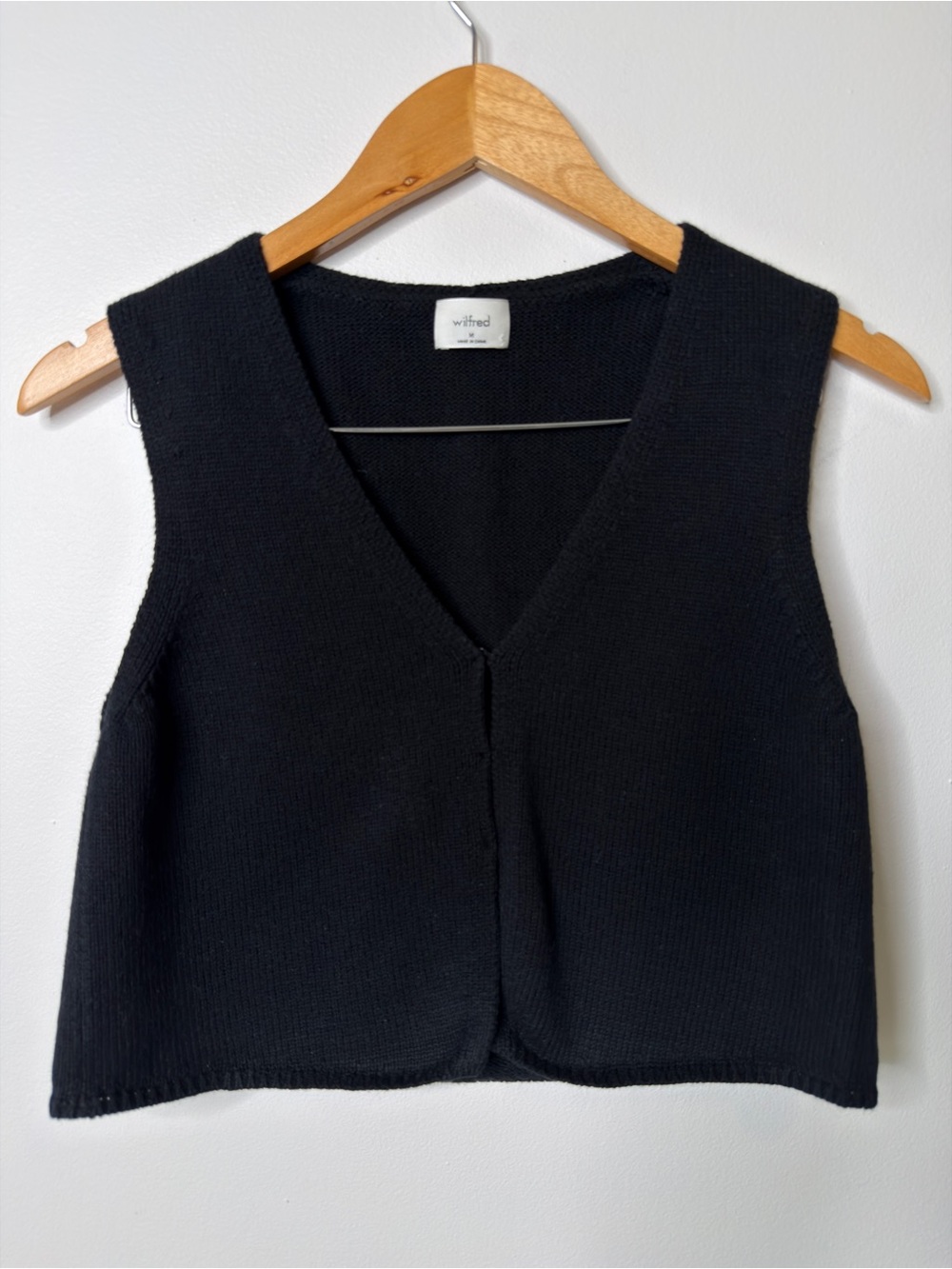 Aritzia Wilfred Black Basque Sweat Knit V-Neck Sweater Vest